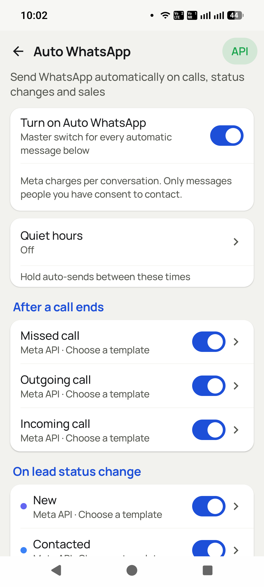 WhatsApp goes out by itself